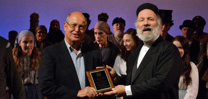 Rodney Plimpton receives award