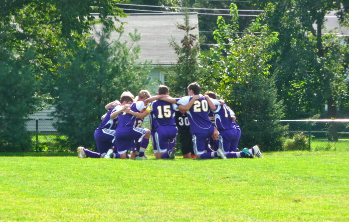 Rhinebeck Hawks Soccer Huddle