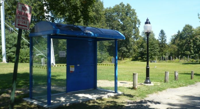 Tivoli_bus_shelter_8-28