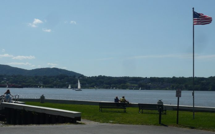 Rhinecliff_Waterfront_9-11
