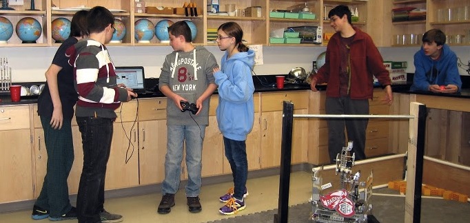 RH--Lego_Robotics_2_Observer_Arlene_Wege