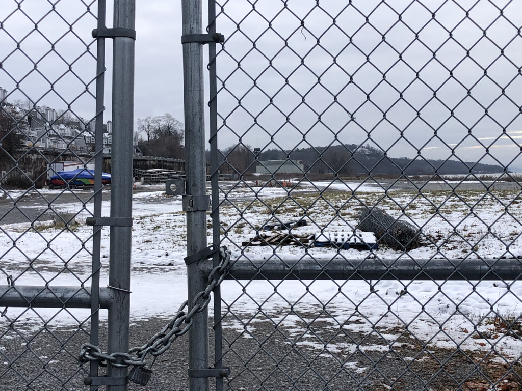 DeLaval Site padlocked